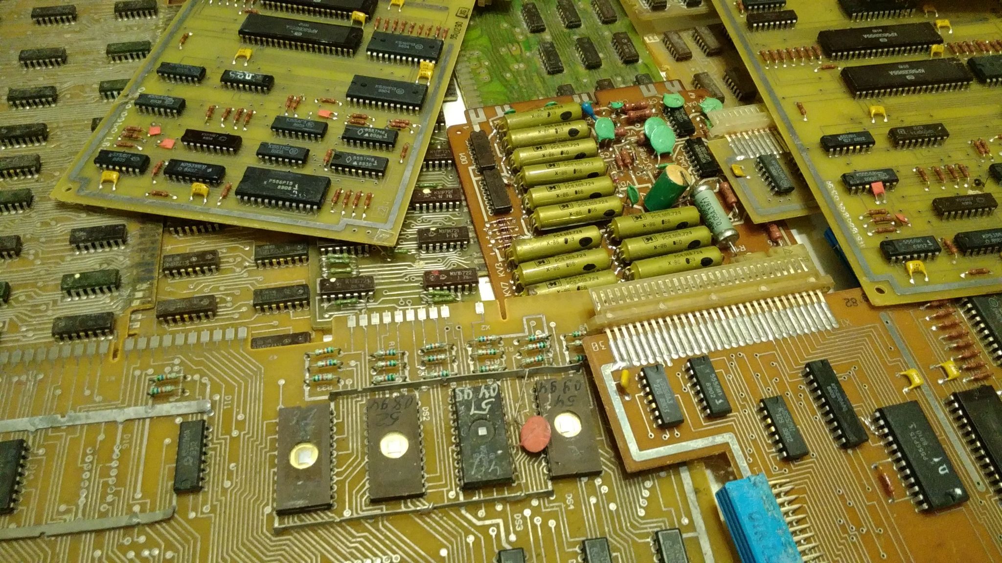 Плата управления СССР, покрытая более чем 25 % площади